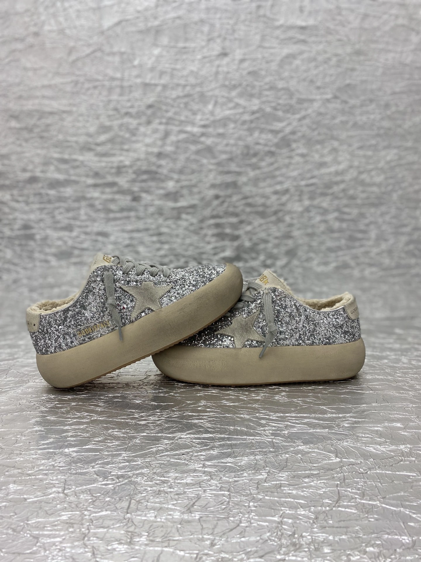 OOBB-- 6642 GWF00346.F002998.70136 Space cowhide item:E-X362J2904T